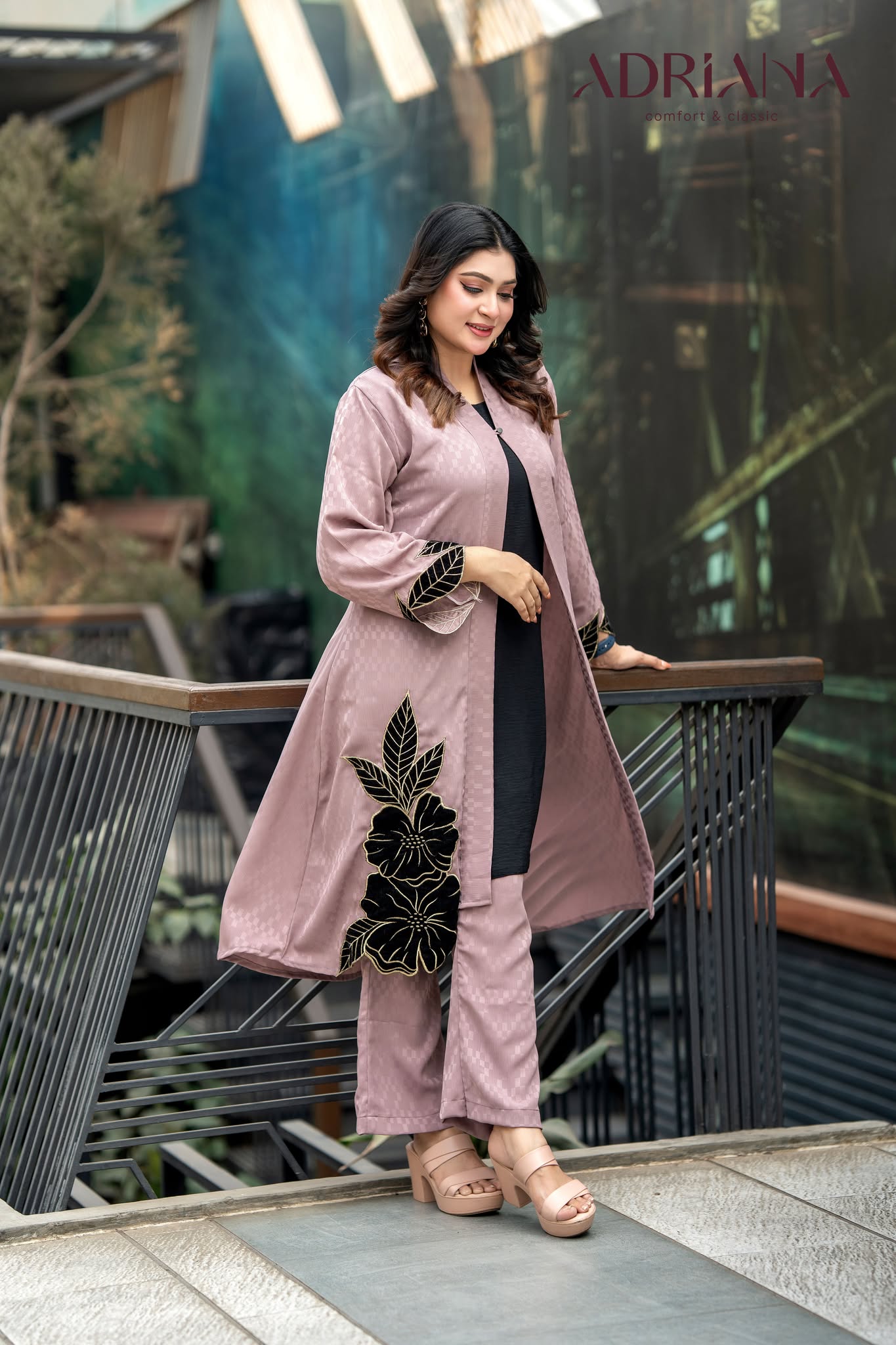 Luxury Mauve Embroidered cutwork shrug Set  | LSC 08