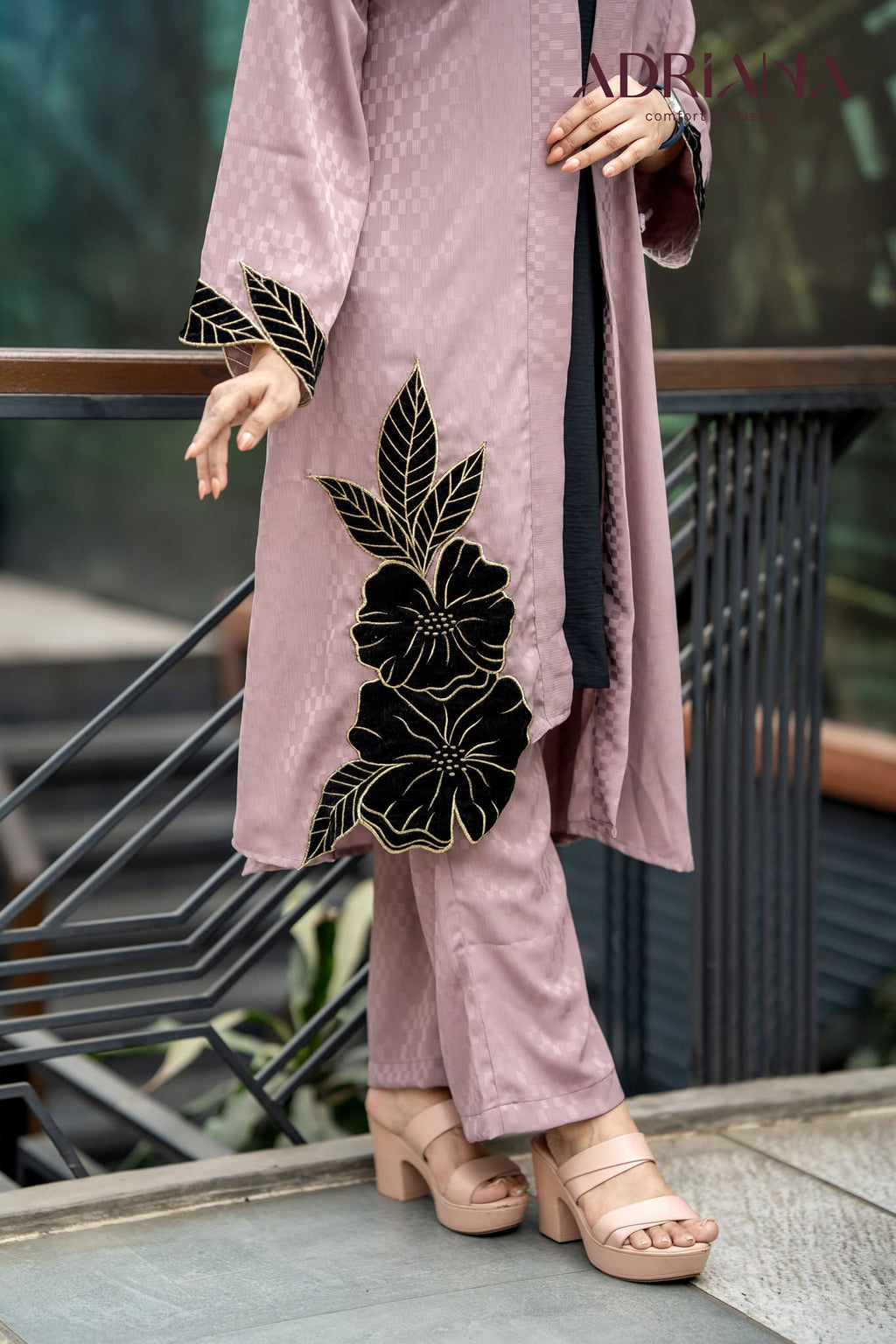 Luxury Mauve Silk shrug Set with Embroidered cutwork | LSC 08