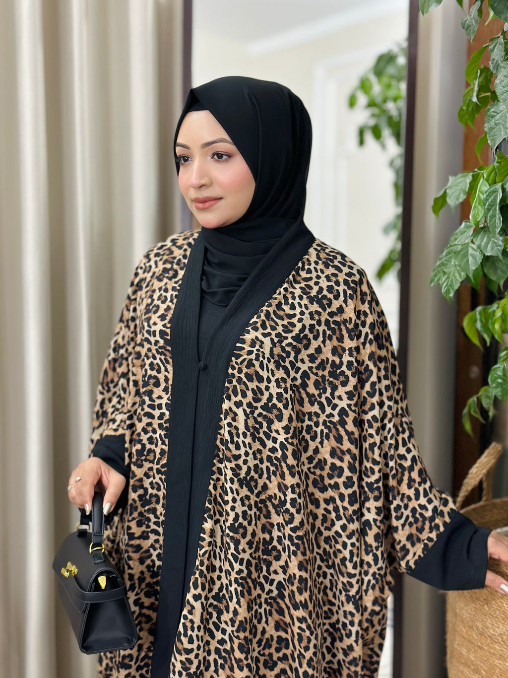 Comfortable Modest Cape |CMC 05