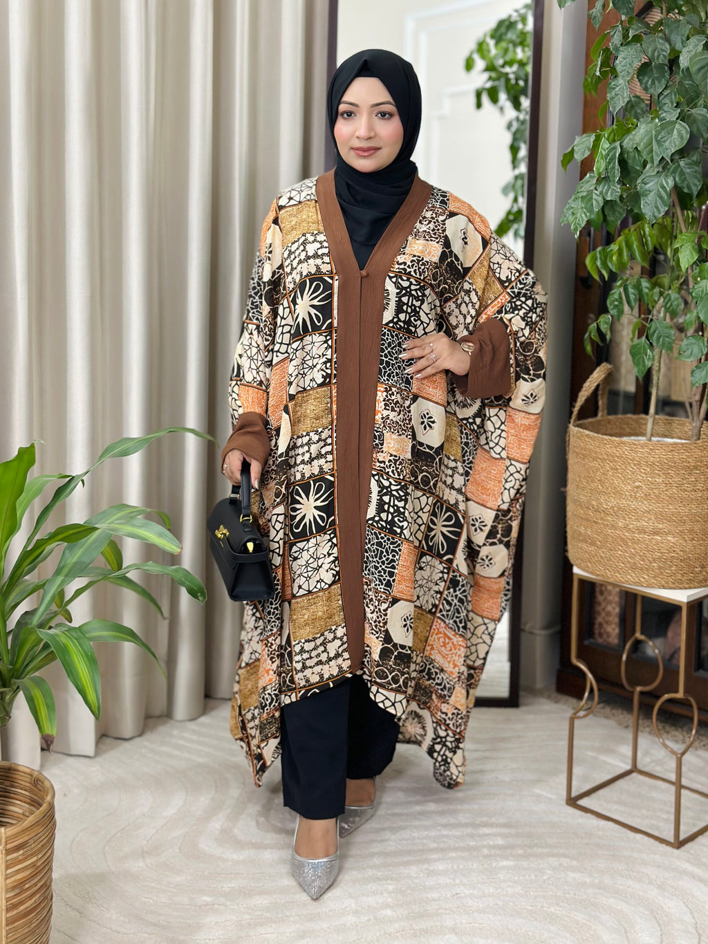 Comfortable Modest Cape |CMC 06